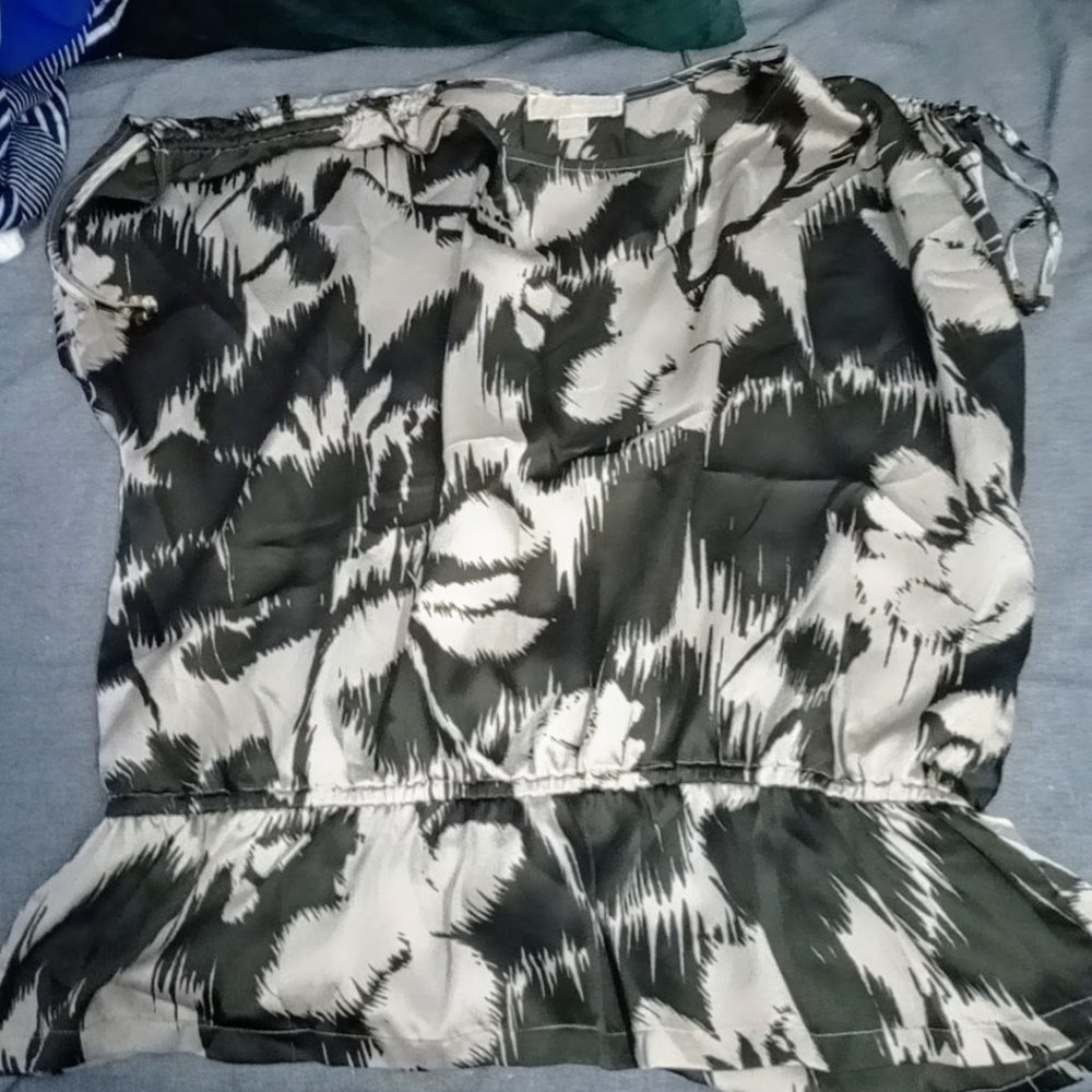 Michael Kors Cinch Shoulder Blouse in Olive Green & Beige Floral Sz XL